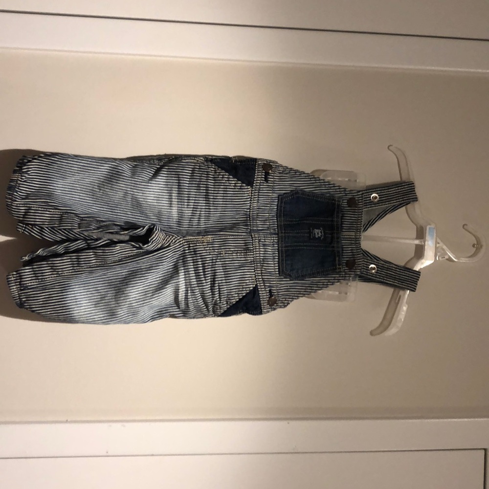 Size 9month baby B’gosh overalls